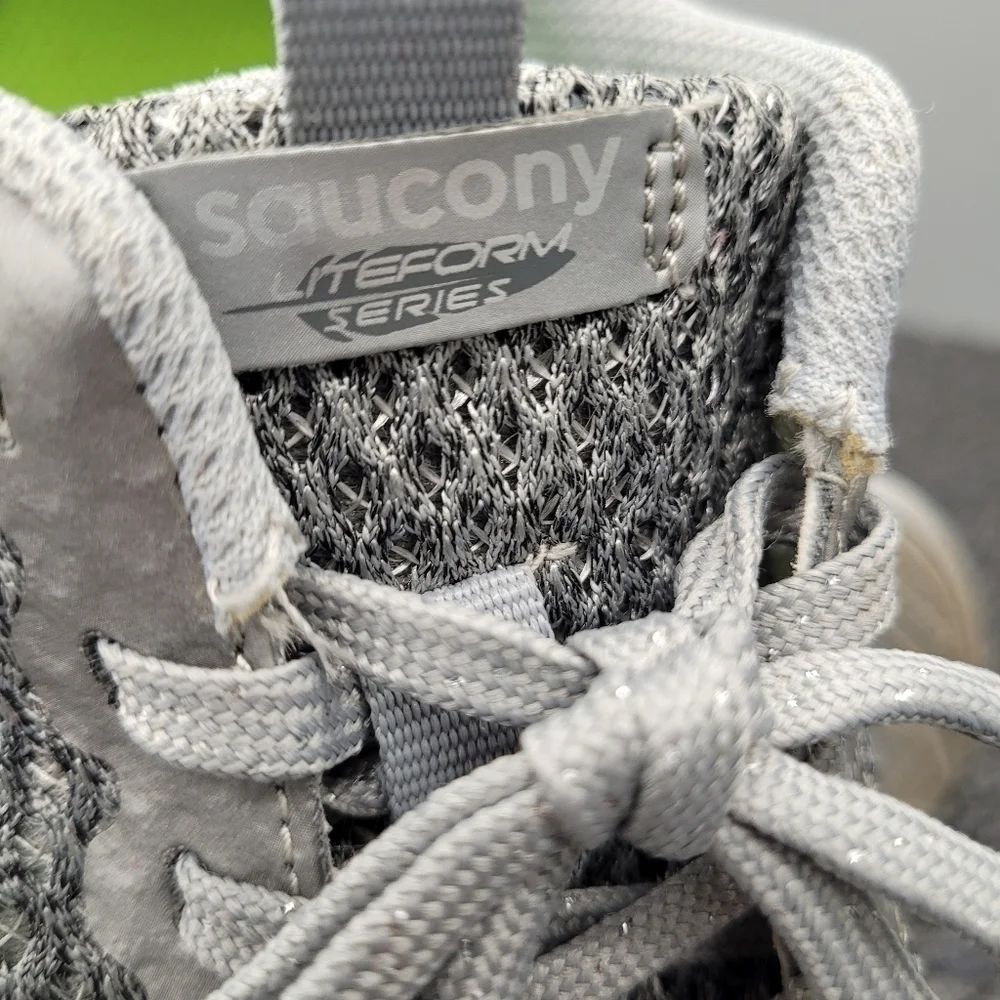Saucony Girl's Liteform Feel Sneaker, Light Grey Size 13W
